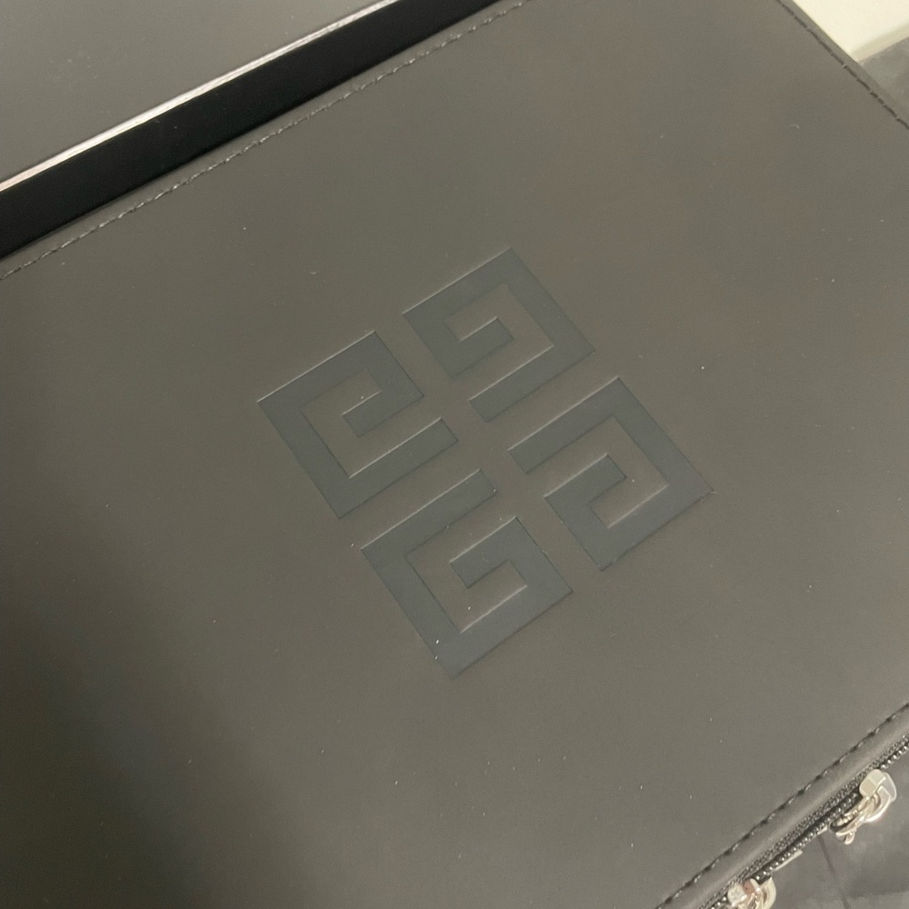 Givenchy makeup box - Picture 13 of 14